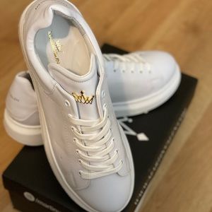 Meet your Posher, Laith